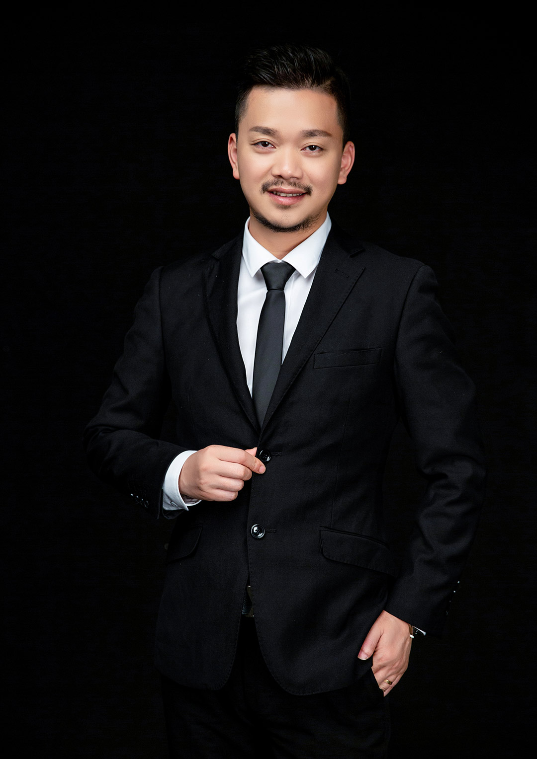 郑九洲:个人形象照17